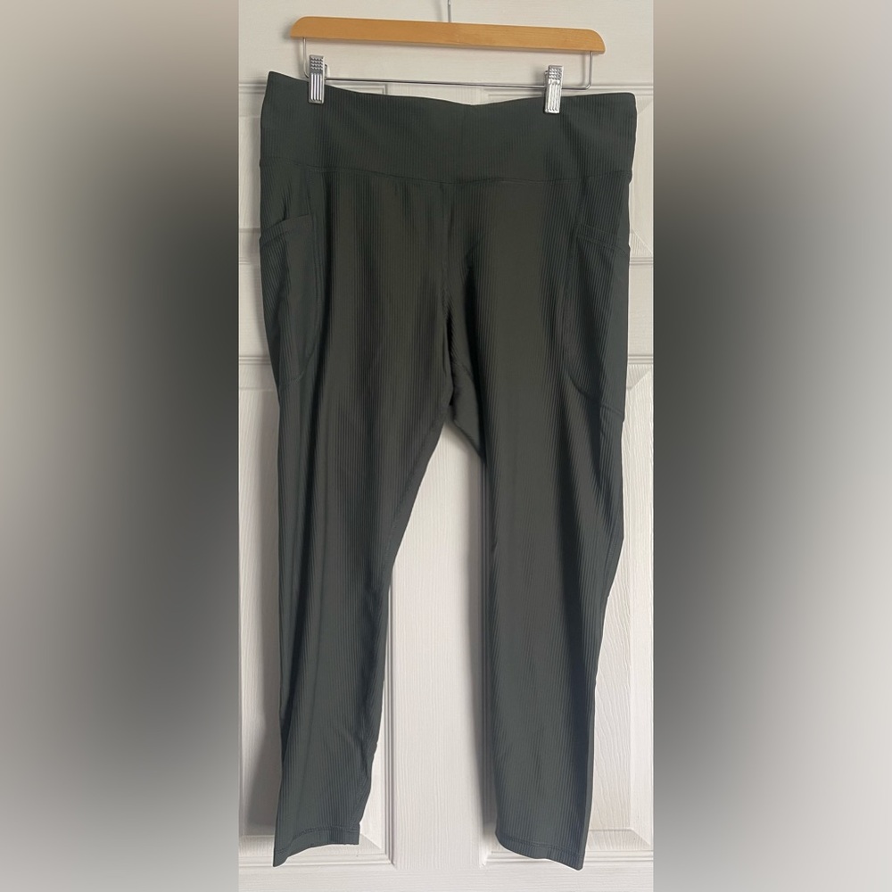 Old Navy Ribbed Powersoft Leggings 7/8 length - Dark Ivy